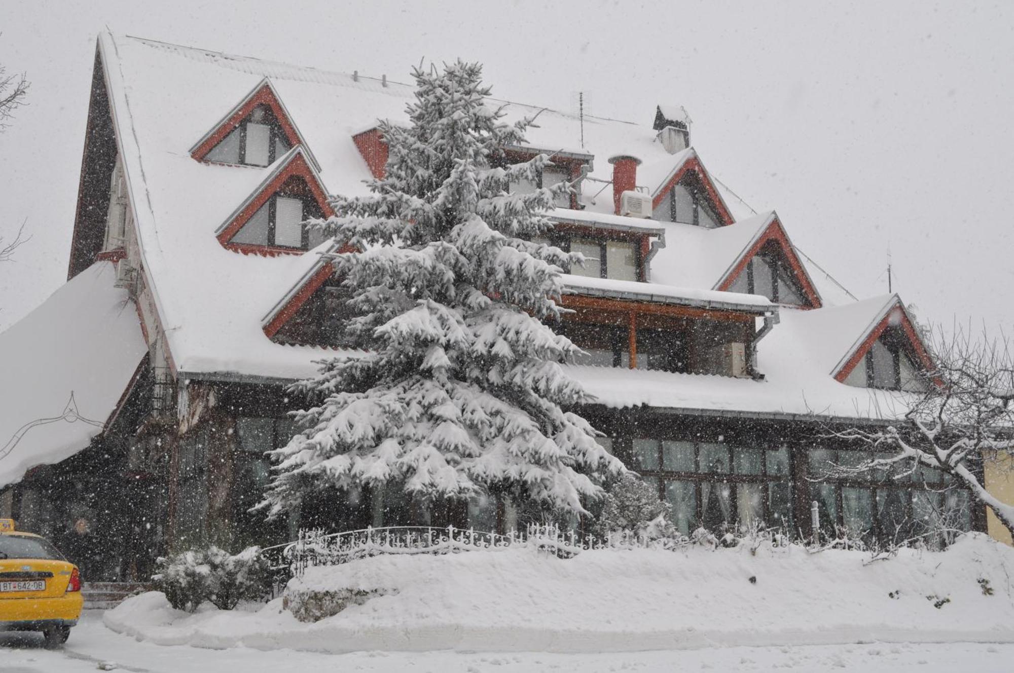 Hotel Sumski Feneri Bitola Extérieur photo
